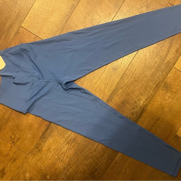 NWT Aerie crossover leggings! - Picture 2 of 2